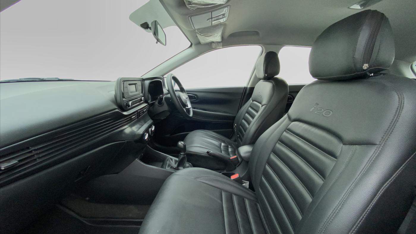 2020 Hyundai NEW I20 MAGNA 1.2 MT, Petrol, Manual, 25,442 km, Right Side Front Door Cabin