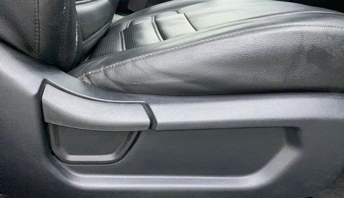 2020 Hyundai NEW I20 MAGNA 1.2 MT, Petrol, Manual, 25,442 km, Driver Side Adjustment Panel