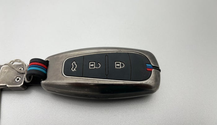 2015 Maruti Ciaz ZXI, Petrol, Manual, 92,340 km, Key Close Up