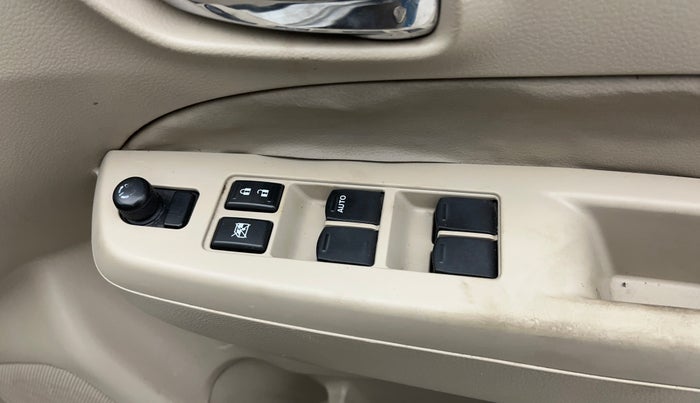 2015 Maruti Ciaz ZXI, Petrol, Manual, 92,340 km, Driver Side Door Panels Control