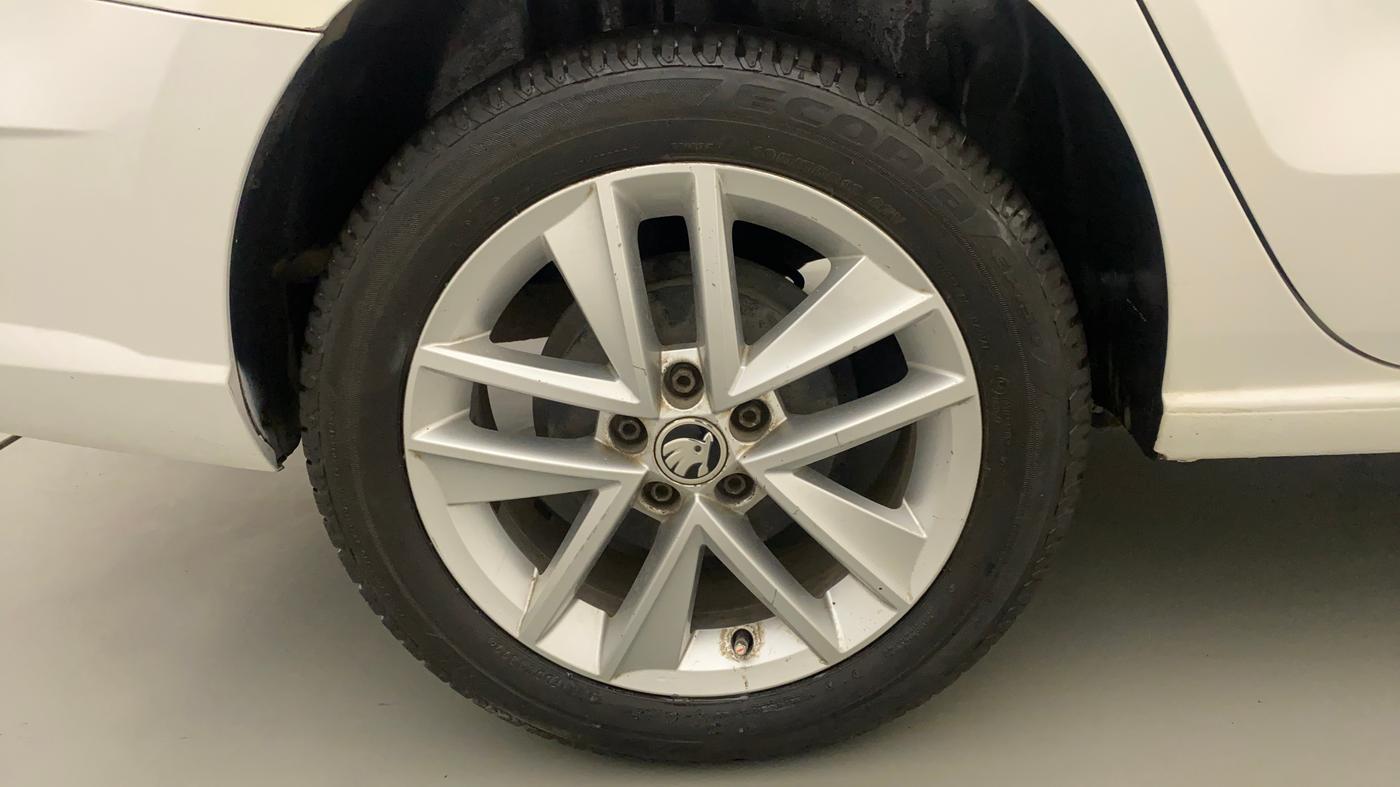 2018 Skoda Rapid STYLE 1.6 MPI, Petrol, Manual, 59,936 km, Right Rear Wheel
