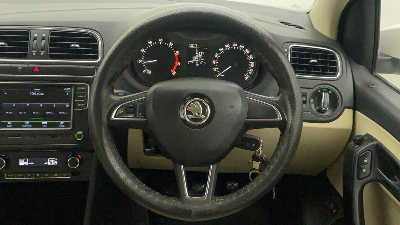 2018 Skoda Rapid STYLE 1.6 MPI, Petrol, Manual, 59,936 km, Steering Wheel Close Up