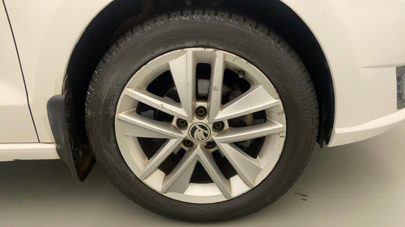 2018 Skoda Rapid STYLE 1.6 MPI, Petrol, Manual, 59,936 km, Right Front Wheel