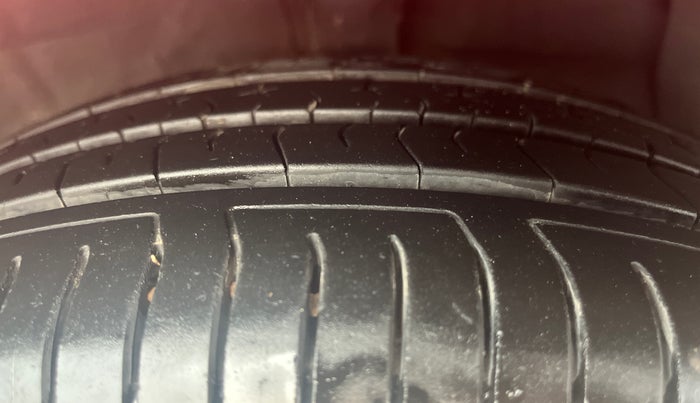 2023 Hyundai GRAND I10 NIOS ASTA 1.2 KAPPA VTVT, Petrol, Manual, 46,568 km, Right Front Tyre Tread