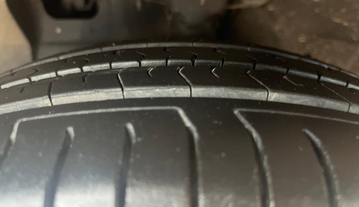 2023 Hyundai GRAND I10 NIOS ASTA 1.2 KAPPA VTVT, Petrol, Manual, 46,568 km, Left Front Tyre Tread