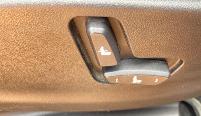 2019 MG HECTOR SHARP 1.5 DCT PETROL, Petrol, Automatic, 31,759 km, Driver Side Adjustment Panel