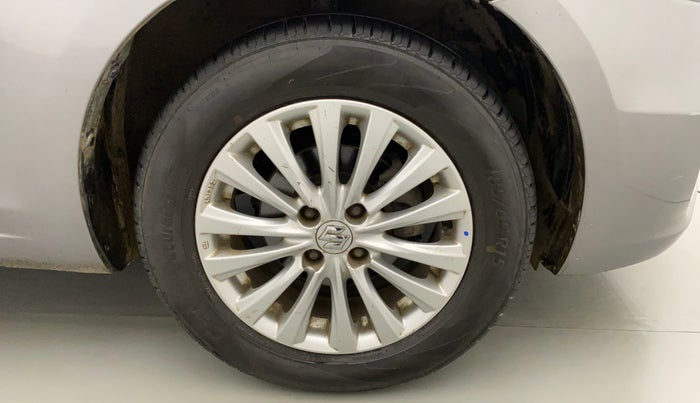 2016 Maruti Ciaz ZXI AT, Petrol, Automatic, 1,01,990 km, Right Front Wheel