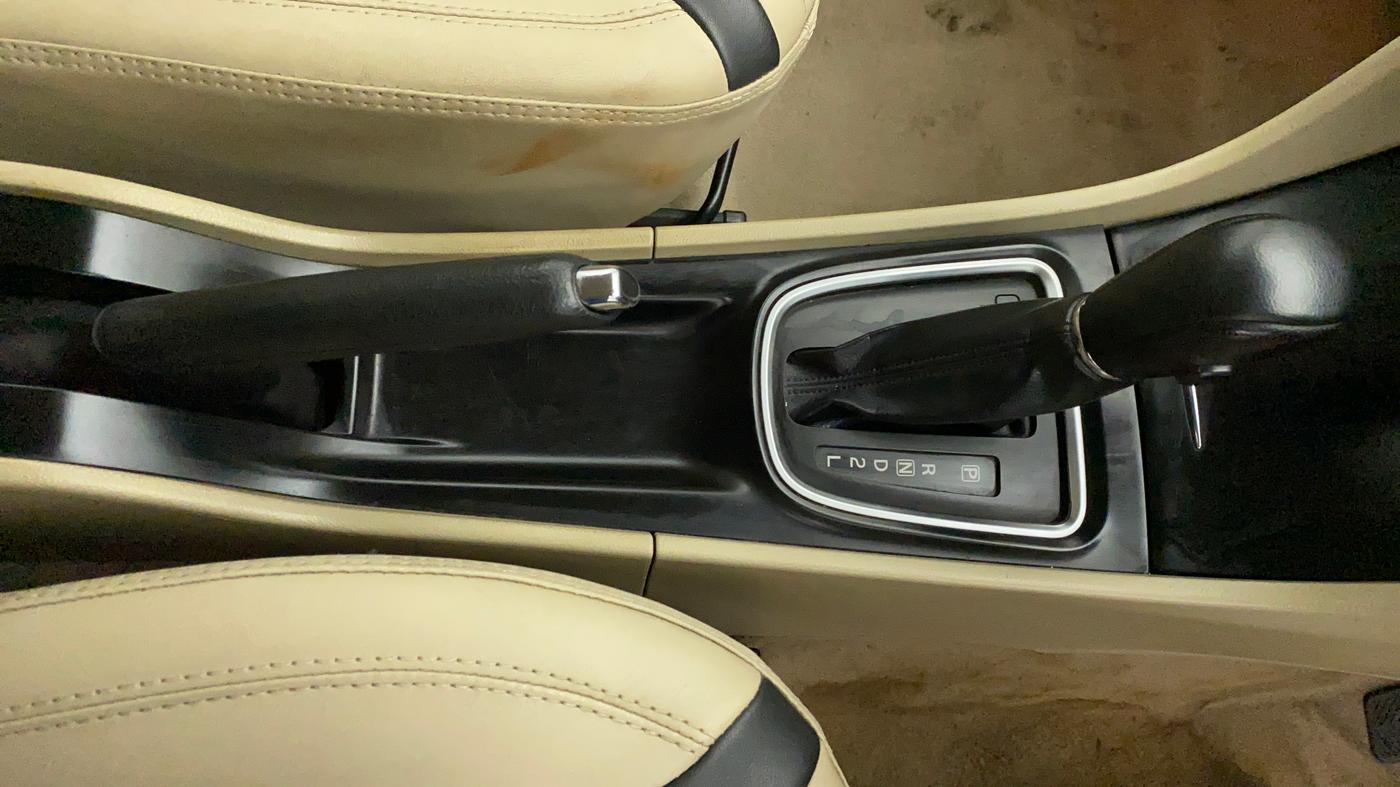 2016 Maruti Ciaz ZXI AT, Petrol, Automatic, 1,01,990 km, Gear Lever