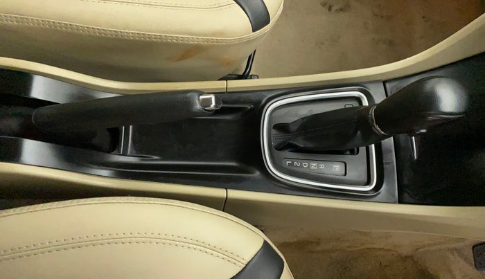 2016 Maruti Ciaz ZXI AT, Petrol, Automatic, 1,01,990 km, Gear Lever