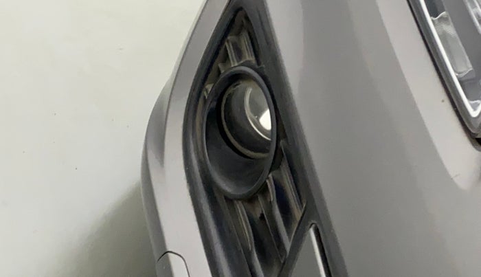 2016 Maruti Ciaz ZXI AT, Petrol, Automatic, 1,01,990 km, Right fog light - Not working