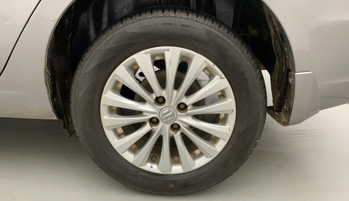 2016 Maruti Ciaz ZXI AT, Petrol, Automatic, 1,01,990 km, Left Rear Wheel