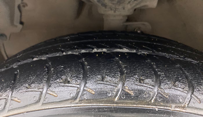 2016 Maruti Celerio VXI AMT, Petrol, Automatic, 61,074 km, Left Front Tyre Tread