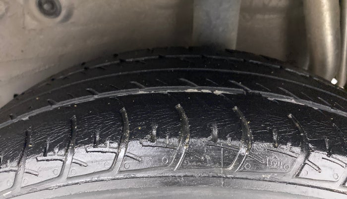 2016 Maruti Celerio VXI AMT, Petrol, Automatic, 61,074 km, Left Rear Tyre Tread
