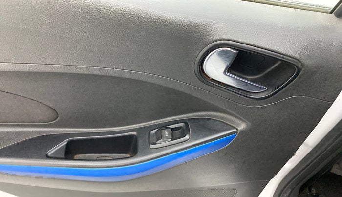 2020 Ford New Figo TITANIUM BLU 1.5 DIESEL, Diesel, Manual, 51,625 km, Left rear window switch / handle - Switch/handle not functional