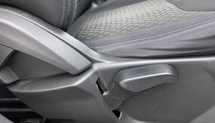 2020 Ford New Figo TITANIUM BLU 1.5 DIESEL, Diesel, Manual, 51,625 km, Driver Side Adjustment Panel