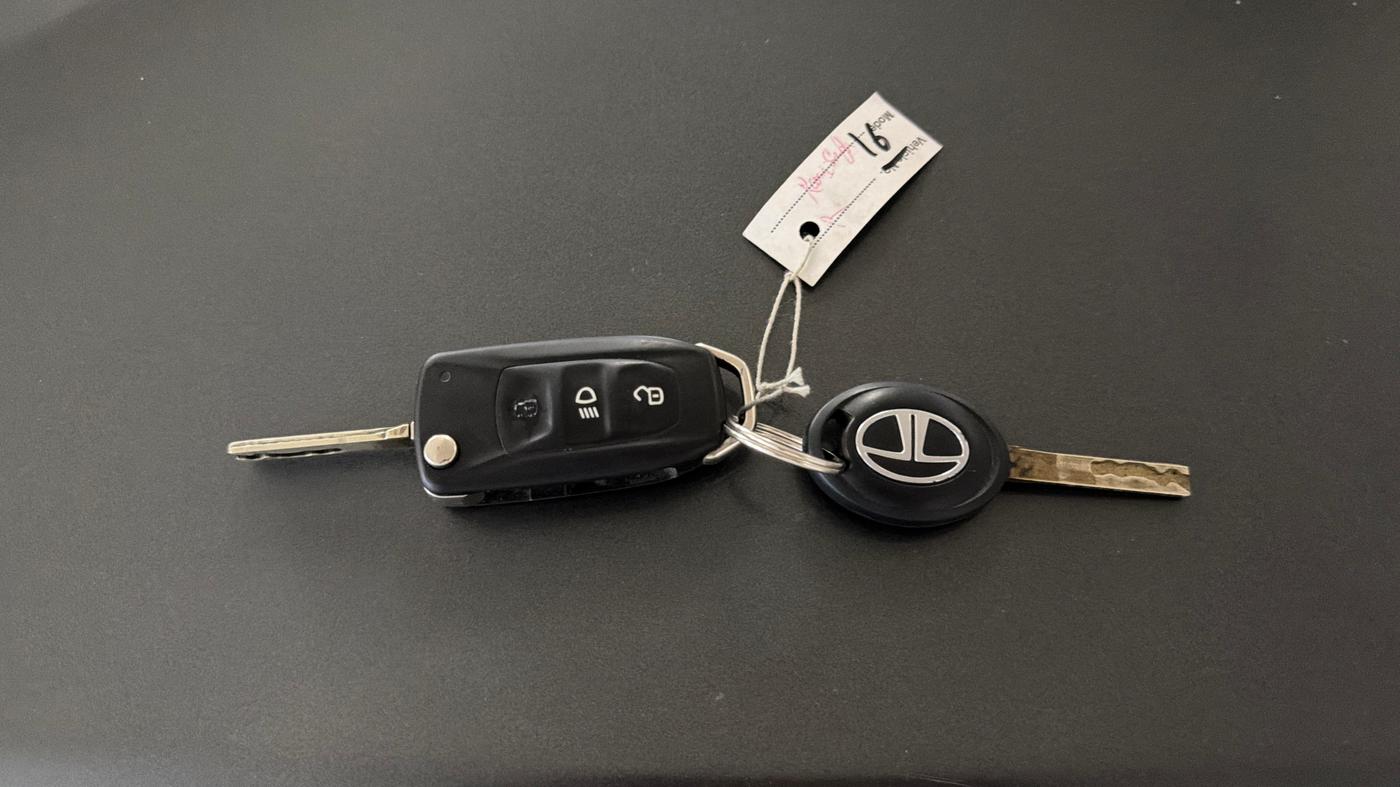 2022 Tata ALTROZ XM PLUS PETROL, CNG, Manual, 53,551 km, Key Close Up