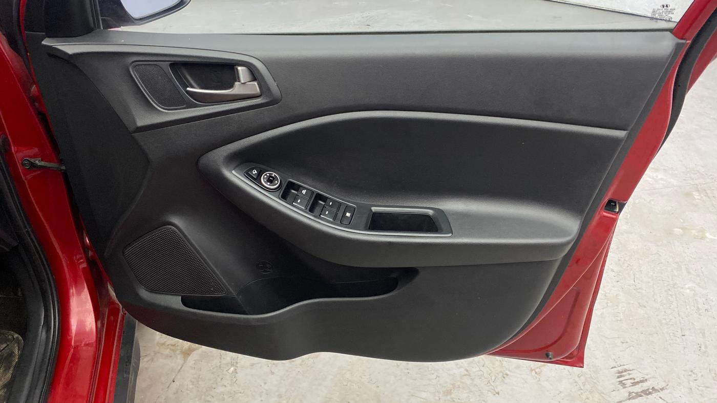 2016 Hyundai i20 Active 1.2 S, Petrol, Manual, 1,30,736 km, Driver Side Door Panels Control