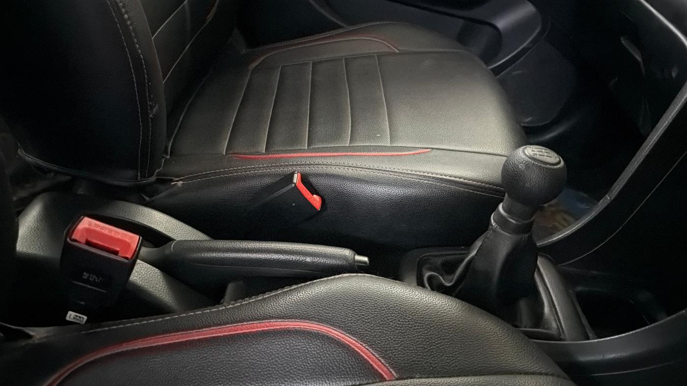 2017 Maruti Swift LXI (O), Petrol, Manual, 31,576 km, Gear Lever