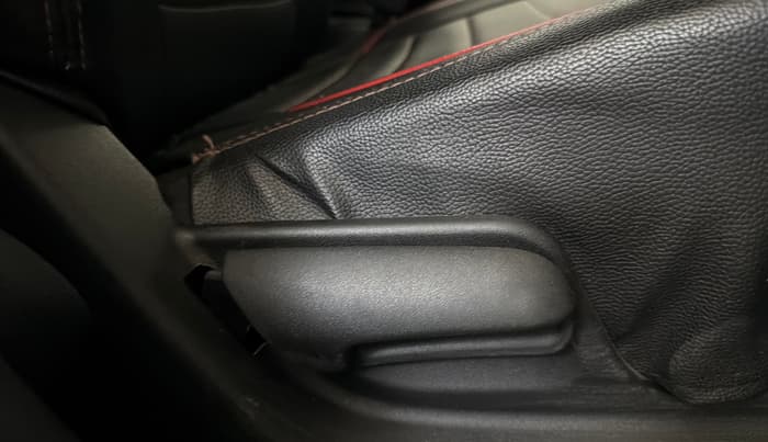 2017 Maruti Swift LXI (O), Petrol, Manual, 31,576 km, Driver Side Adjustment Panel