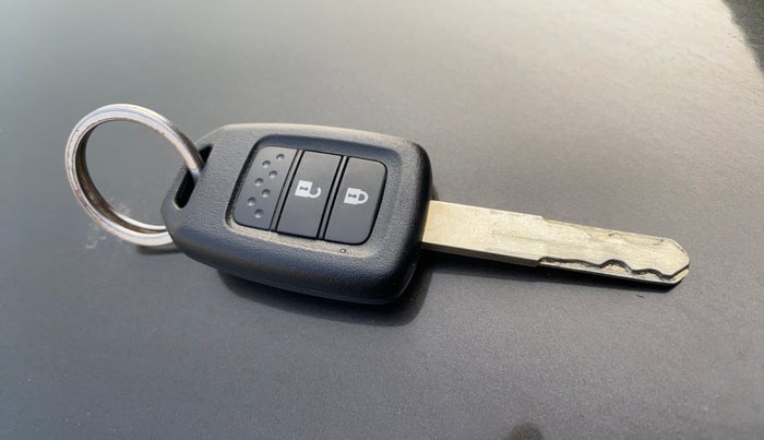 2021 Honda Amaze 1.2L I-VTEC S, Petrol, Manual, 53,671 km, Key Close Up