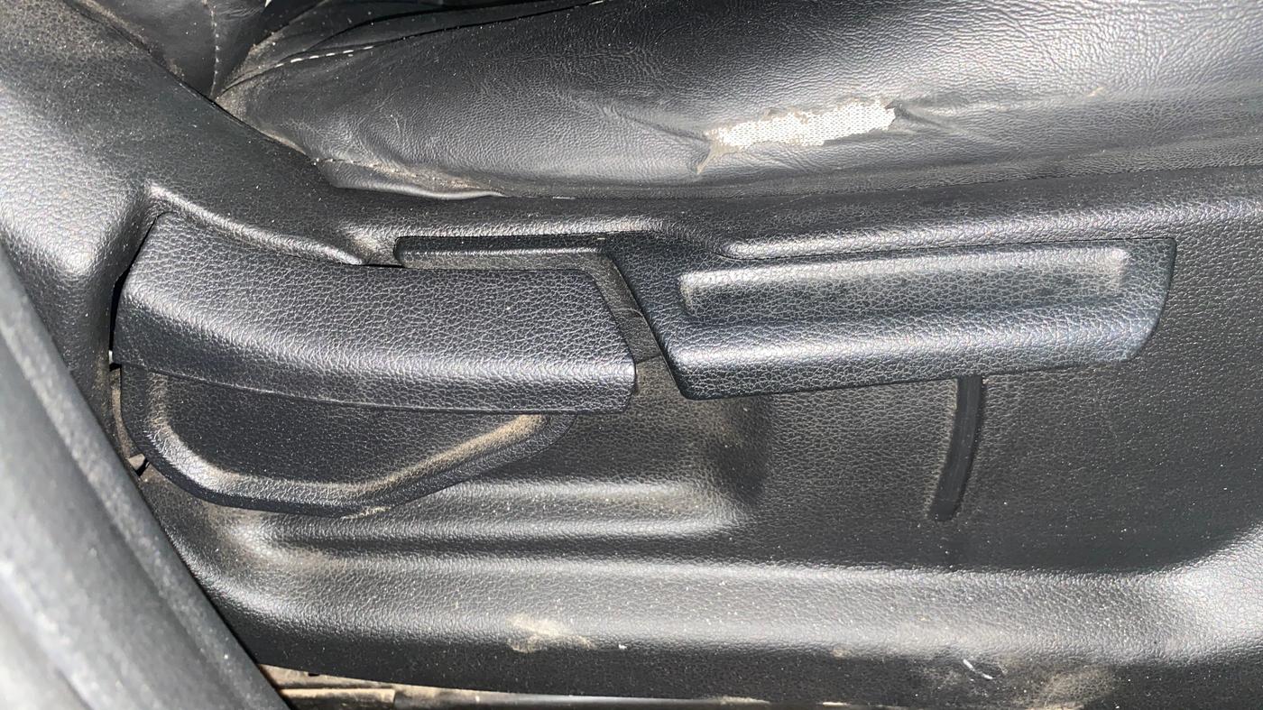 2019 Hyundai VENUE SX PLUS 1.0 TURBO DCT, Petrol, Automatic, 58,077 km, Driver Side Adjustment Panel