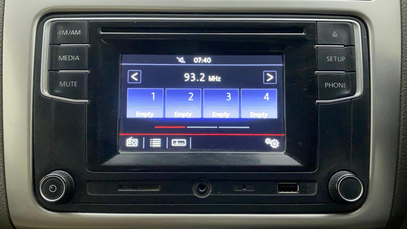 2017 Volkswagen Vento HIGHLINE PETROL AT, Petrol, Automatic, 89,137 km, Infotainment System