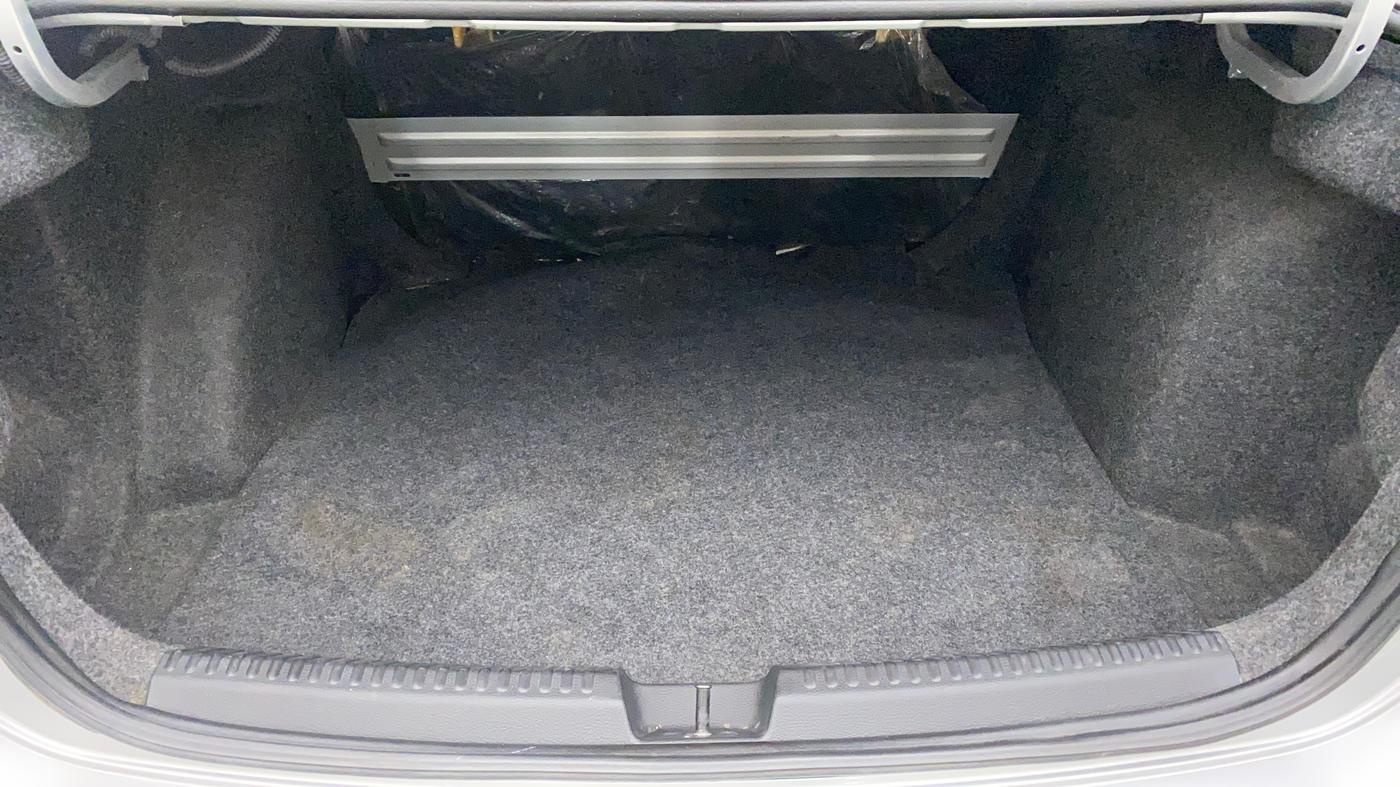 2017 Volkswagen Vento HIGHLINE PETROL AT, Petrol, Automatic, 89,137 km, Boot Inside