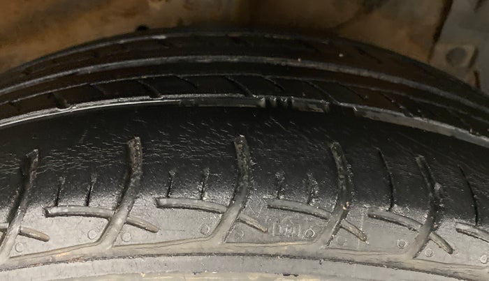 2018 Maruti Ciaz ZETA 1.5 SHVS MT PETROL, Petrol, Manual, 45,621 km, Right Front Tyre Tread