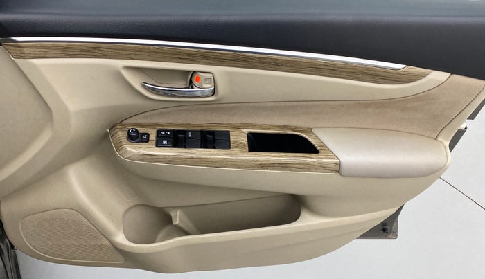 2018 Maruti Ciaz ZETA 1.5 SHVS MT PETROL, Petrol, Manual, 45,621 km, Driver Side Door Panels Control
