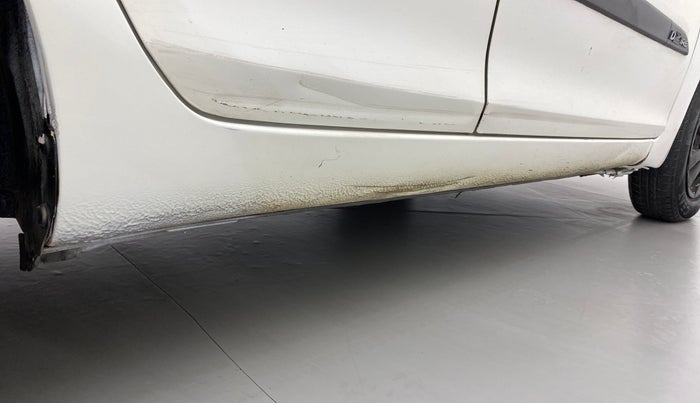 2014 Maruti Swift Dzire VDI, Diesel, Manual, 85,437 km, Right running board - Slightly dented