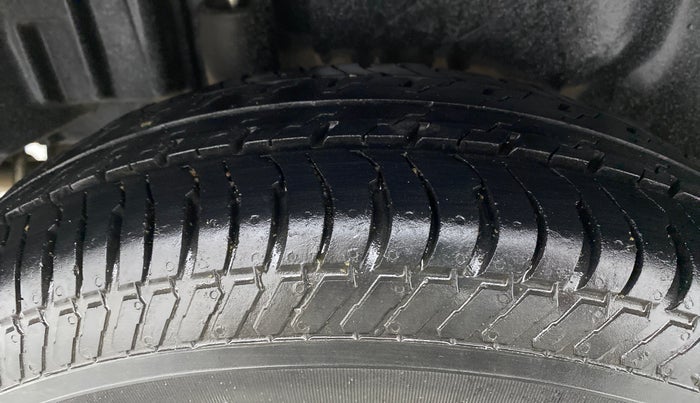 2014 Maruti Swift Dzire VDI, Diesel, Manual, 85,437 km, Right Rear Tyre Tread