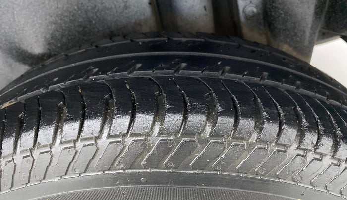 2014 Maruti Swift Dzire VDI, Diesel, Manual, 85,437 km, Left Rear Tyre Tread