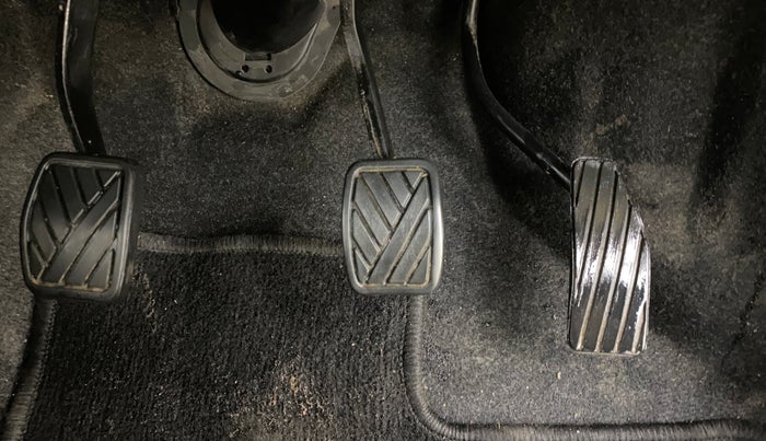 2018 Maruti Wagon R 1.0 VXI, Petrol, Manual, 68,579 km, Pedals