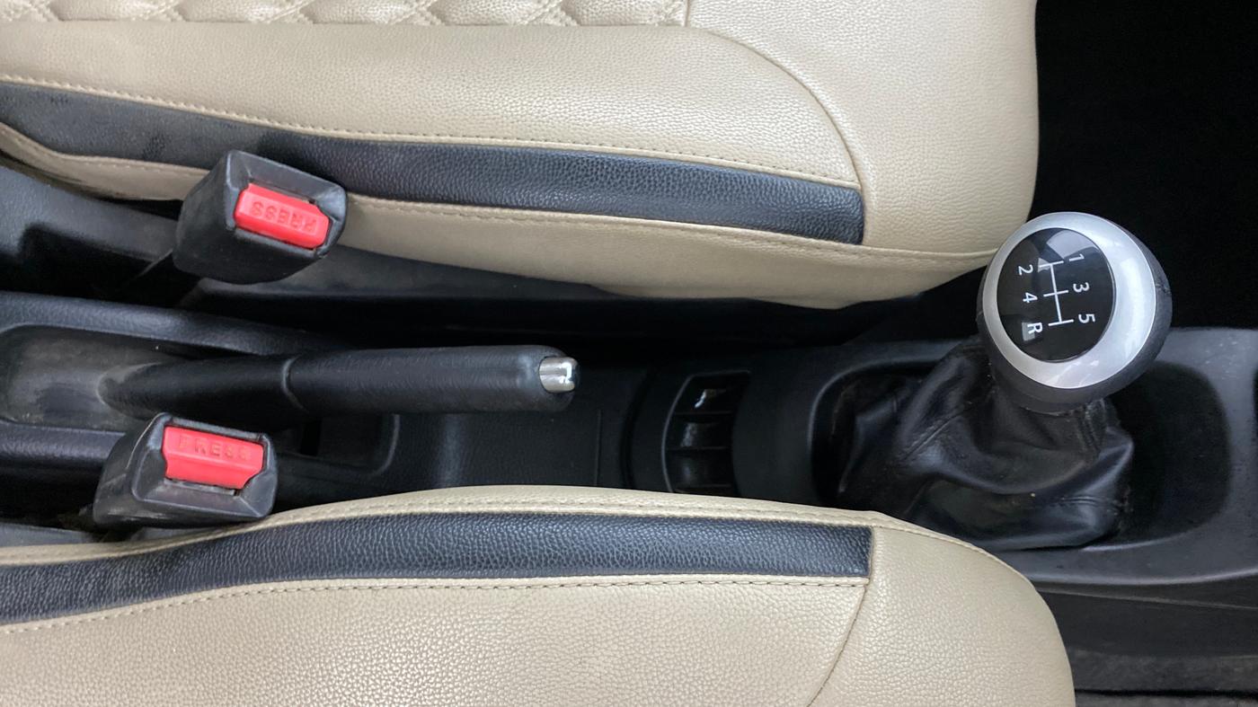 2018 Maruti Wagon R 1.0 VXI, Petrol, Manual, 68,579 km, Gear Lever