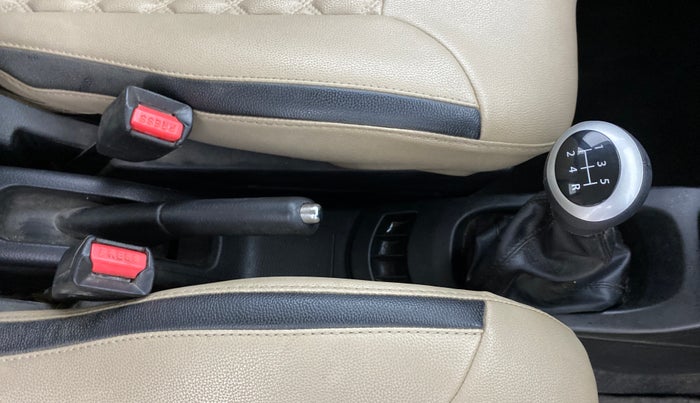 2018 Maruti Wagon R 1.0 VXI, Petrol, Manual, 68,579 km, Gear Lever