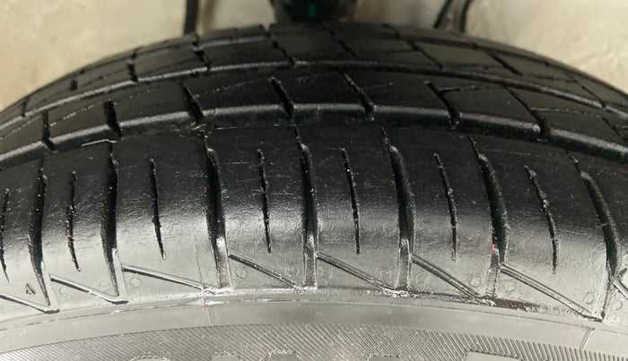 2021 Maruti Alto VXI, Petrol, Manual, 2,037 km, Right Front Tyre Tread