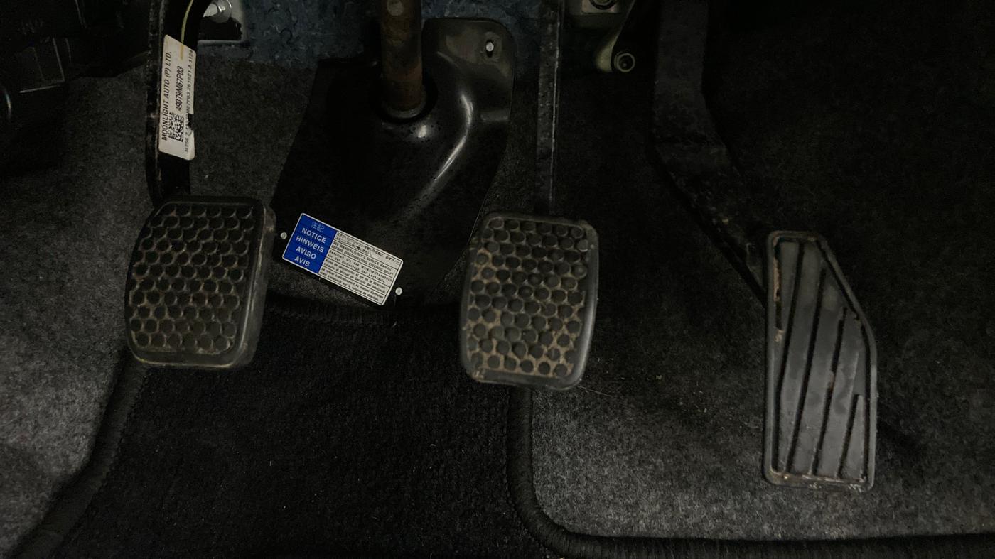 2021 Maruti Alto VXI, Petrol, Manual, 2,037 km, Pedals