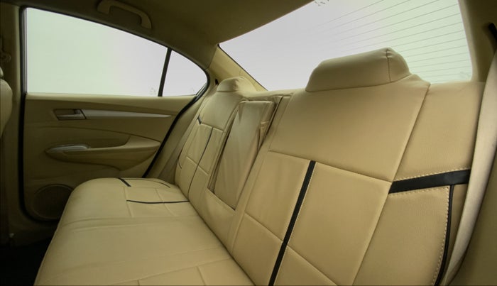 2010 Honda City 1.5L I-VTEC V MT, Petrol, Manual, 1,22,379 km, Right Side Rear Door Cabin