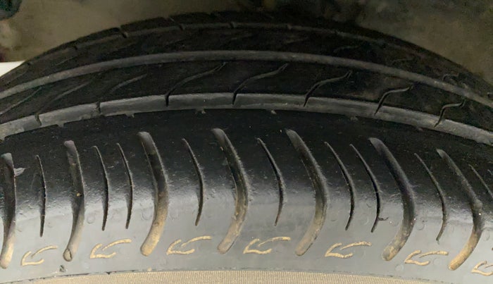 2010 Honda City 1.5L I-VTEC V MT, Petrol, Manual, 1,22,379 km, Left Front Tyre Tread