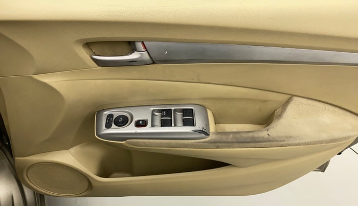 2010 Honda City 1.5L I-VTEC V MT, Petrol, Manual, 1,22,379 km, Driver Side Door Panels Control