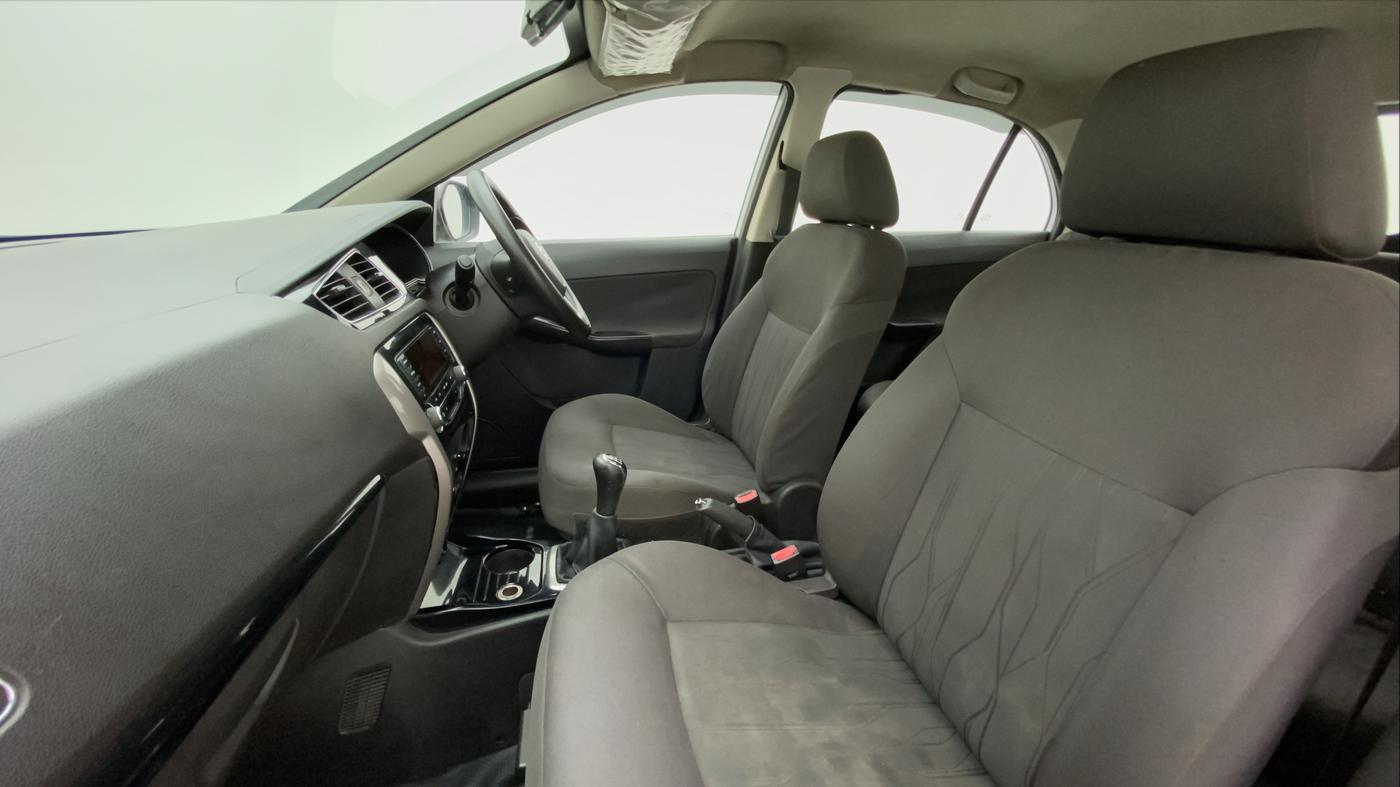 2015 Tata Bolt XM REVOTRON, Petrol, Manual, 58,278 km, Right Side Front Door Cabin