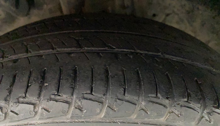 2018 Toyota YARIS G MT, Petrol, Manual, 35,850 km, Left Front Tyre Tread