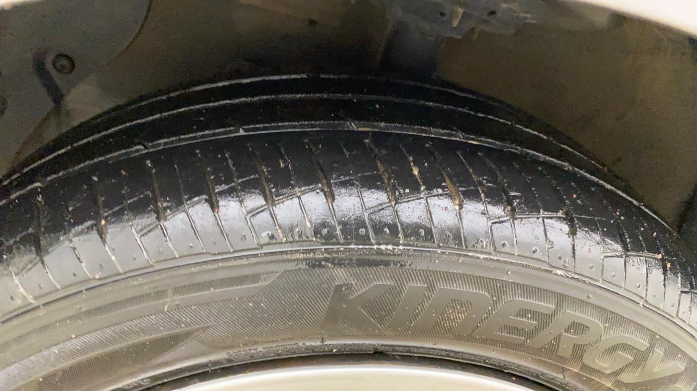 2018 Hyundai Grand i10 MAGNA AT 1.2 KAPPA VTVT, Petrol, Automatic, 33,716 km, Left Front Tyre Tread