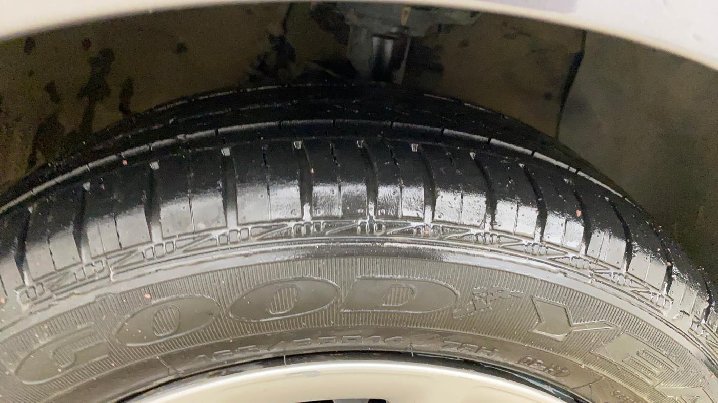 2018 Hyundai Grand i10 MAGNA AT 1.2 KAPPA VTVT, Petrol, Automatic, 33,716 km, Right Front Tyre Tread