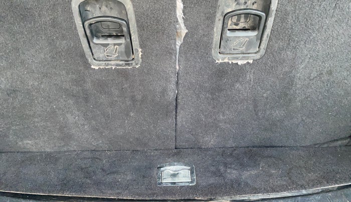2013 Mahindra XUV500 W8, Diesel, Manual, 85,056 km, Boot Inside