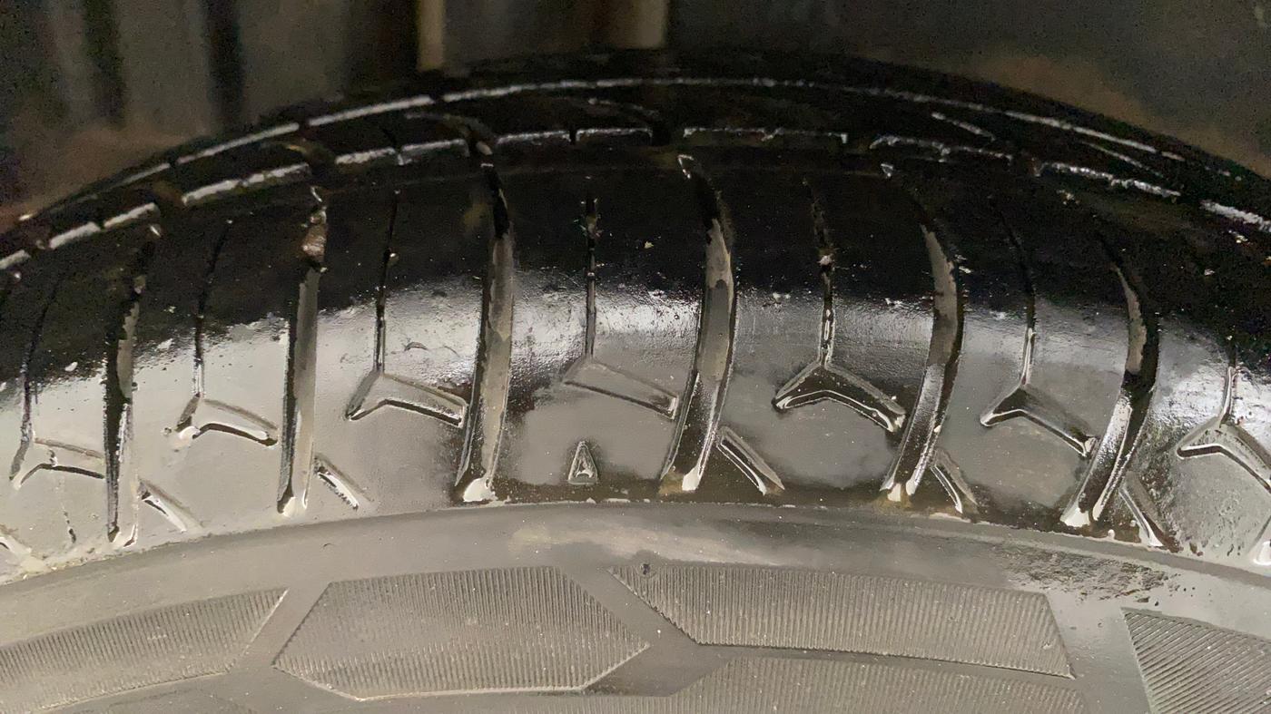 2017 Maruti Swift Dzire VXI, Petrol, Manual, 59,681 km, Right Rear Tyre Tread