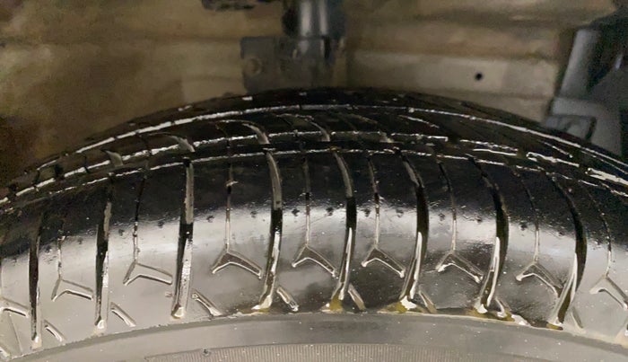 2017 Maruti Swift Dzire VXI, Petrol, Manual, 59,681 km, Right Front Tyre Tread