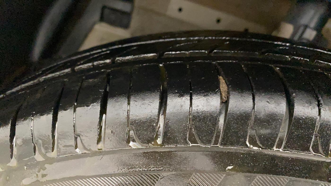 2017 Maruti Swift Dzire VXI, Petrol, Manual, 59,681 km, Left Front Tyre Tread
