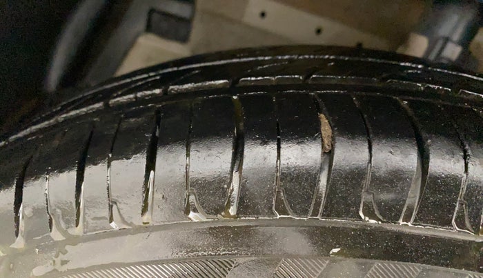 2017 Maruti Swift Dzire VXI, Petrol, Manual, 59,681 km, Left Front Tyre Tread