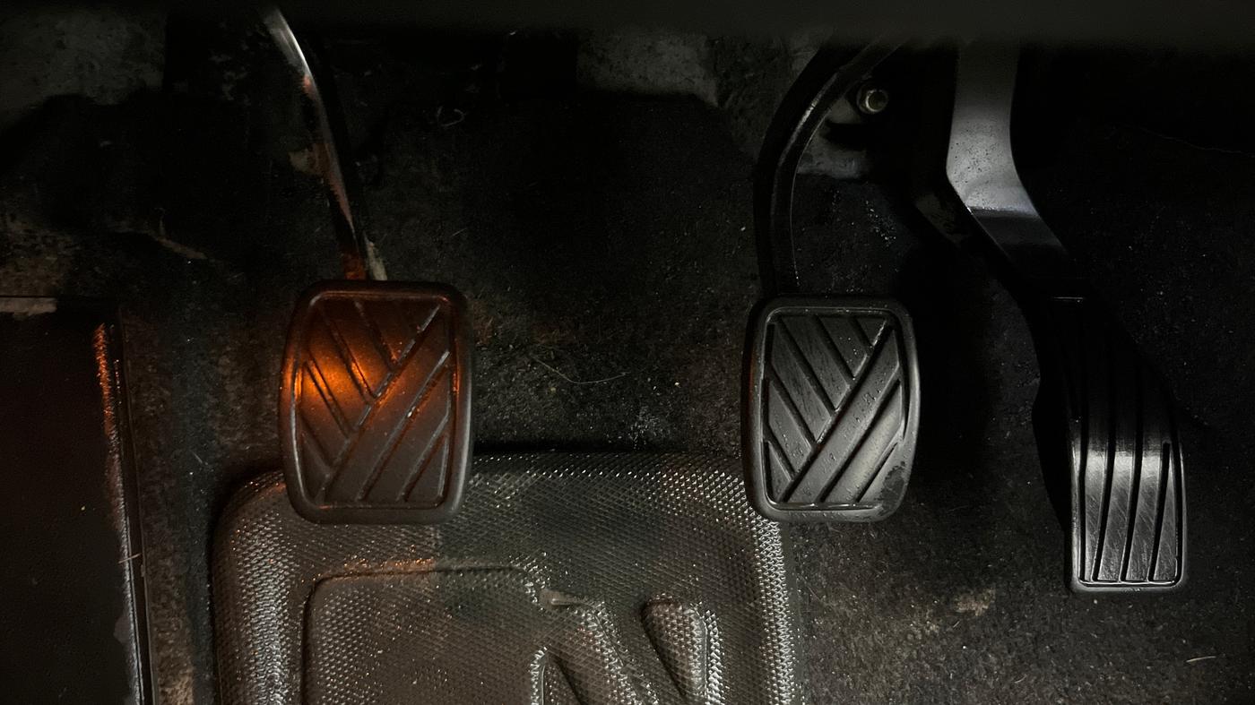 2023 Maruti Grand Vitara DELTA SMART HYBRID, Petrol, Manual, 89,240 km, Pedals
